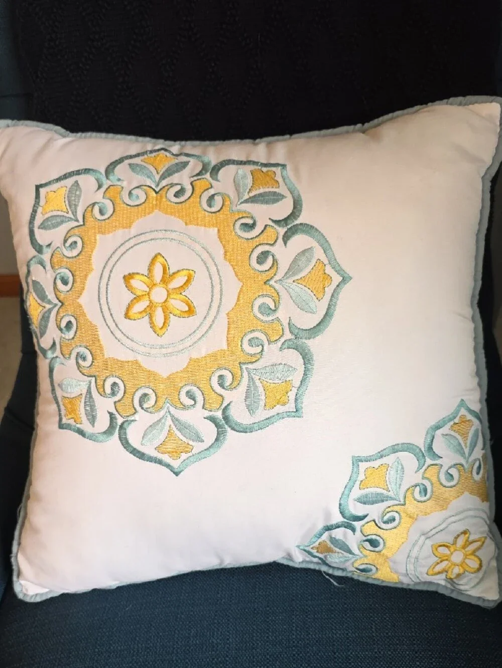 🌿 White Accent Pillow with Yellow & Teal Embroidered Medallions